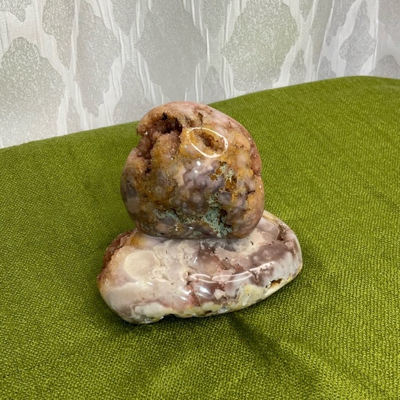 Natural Stone Sculpture - Pink Amethyst Free Form - Picture 4 of 12